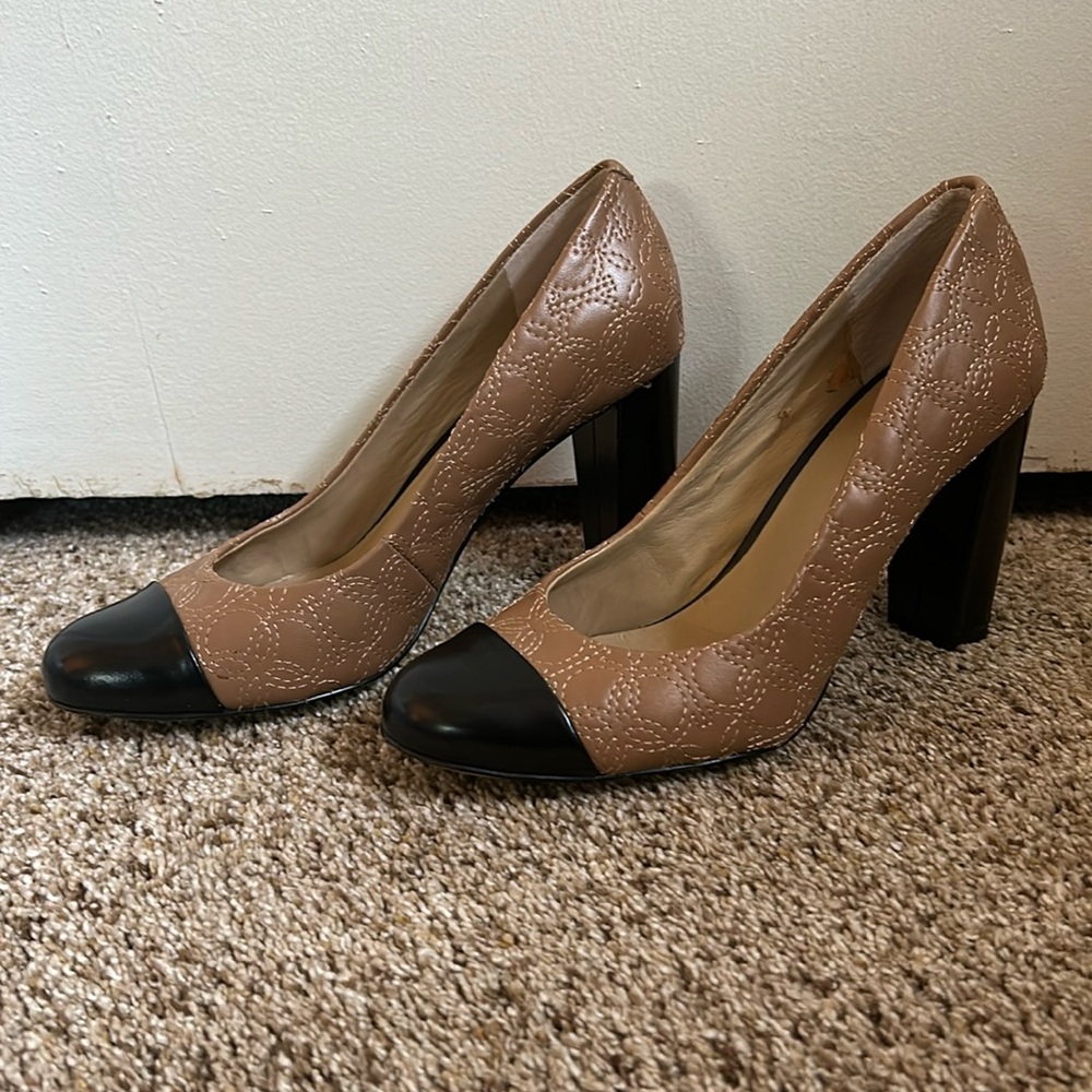 Ann Taylor quilted leather pumps